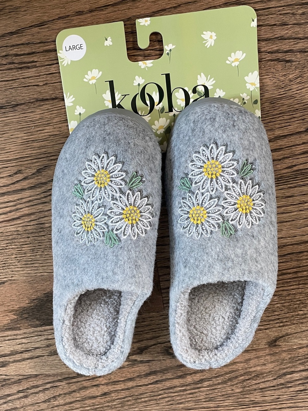 NWT Kooba Adorable Grey Daisy-Embroidered Memory Foam Slippers size L 8-9